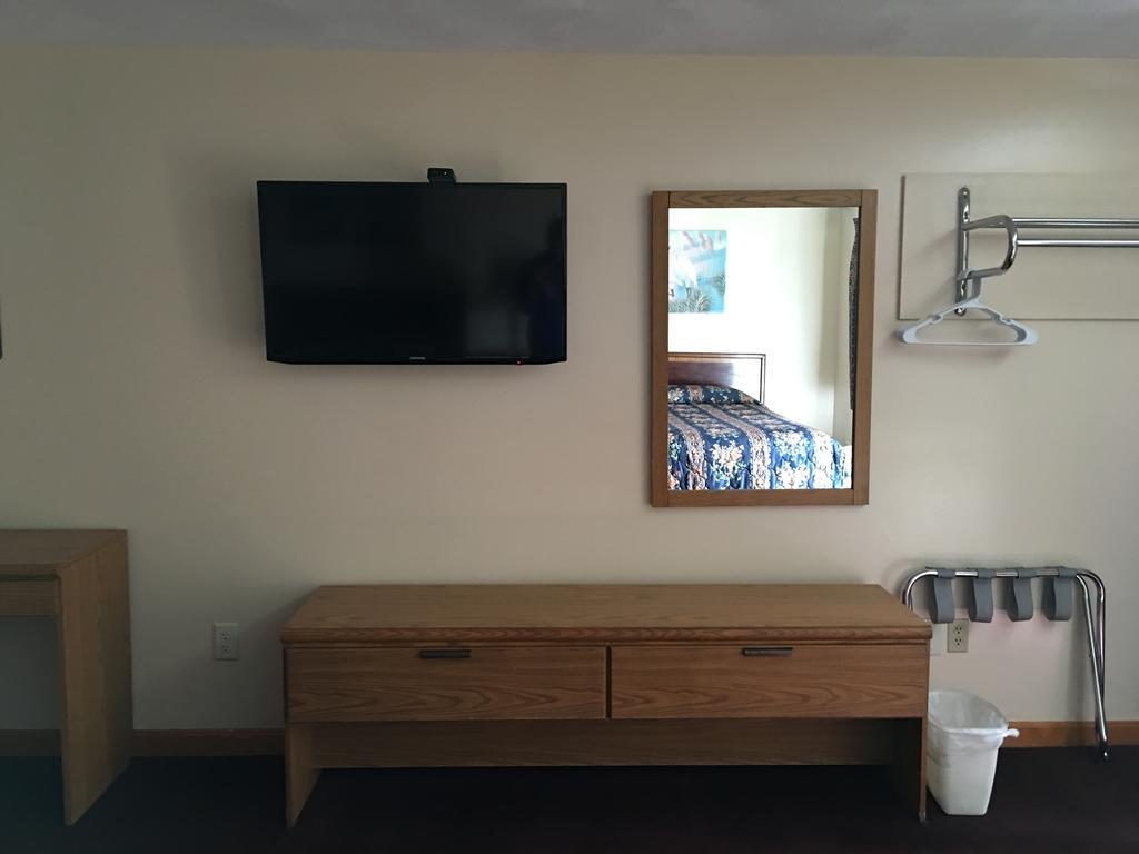 سالزبوري Knotty Pine Motel المظهر الخارجي الصورة