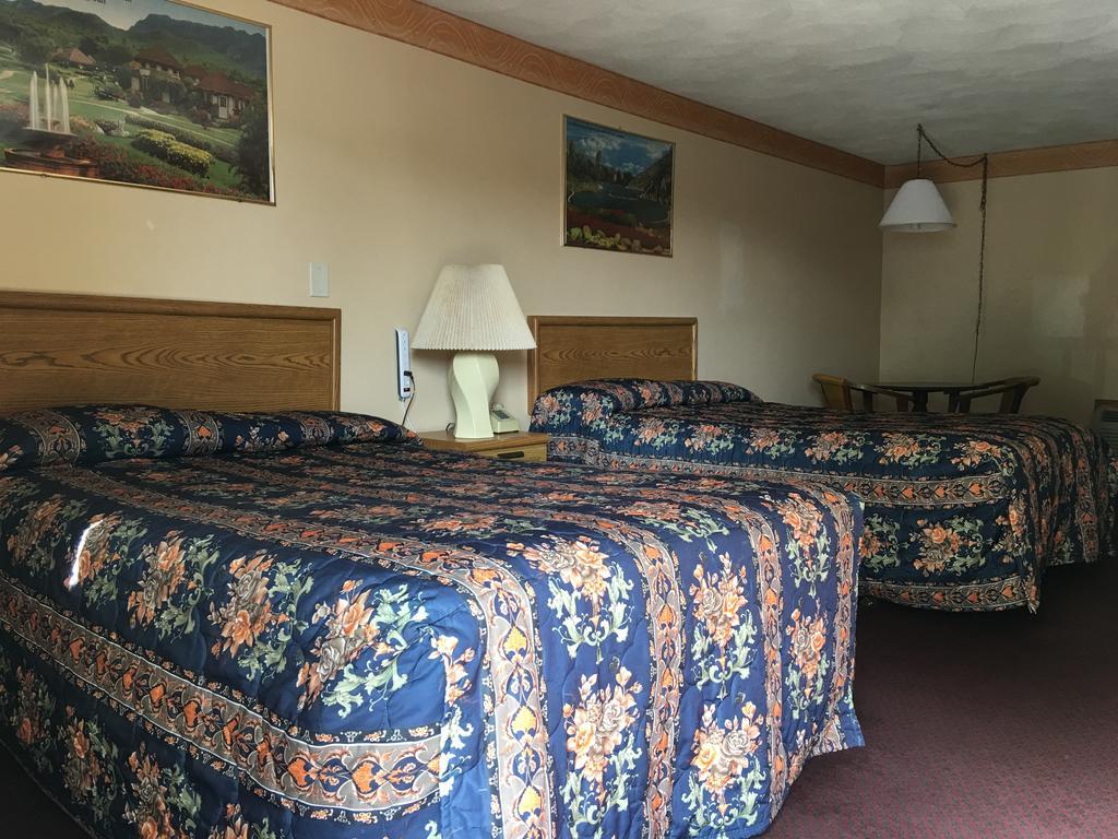 سالزبوري Knotty Pine Motel المظهر الخارجي الصورة