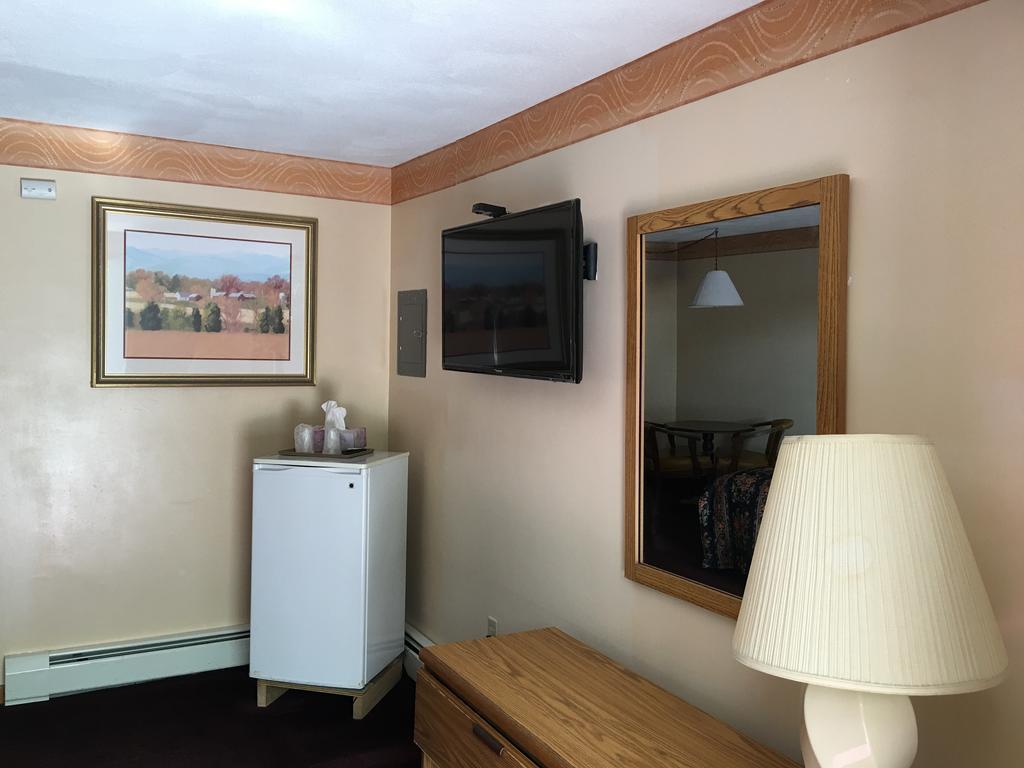 سالزبوري Knotty Pine Motel المظهر الخارجي الصورة